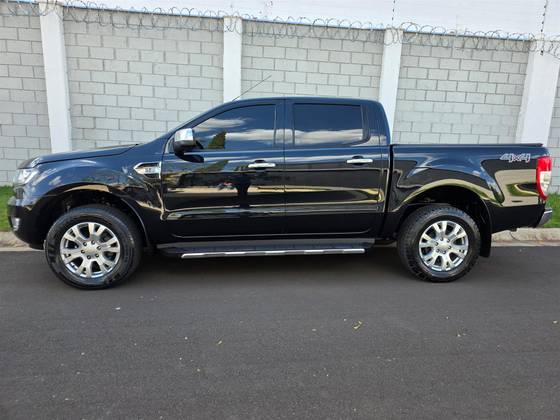 FORD RANGER 3.2 XLT 4X4 CD 20V DIESEL 4P AUTOMÁTICO FORD RANGER 3.2 XLT 4X4 CD 20V DIESEL 4P AUTOMÁTICO